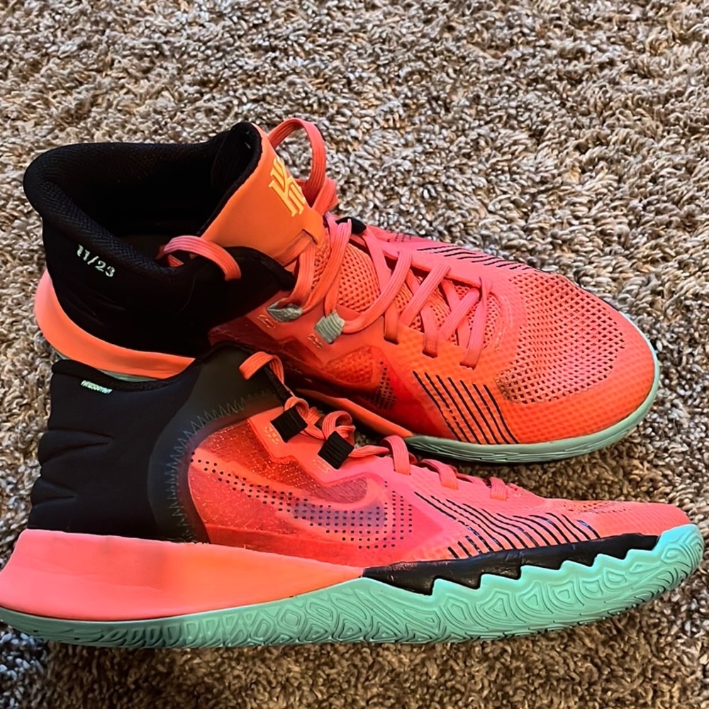Kyrie flytrap 5